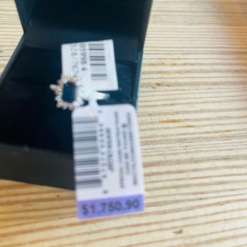 Diamond ring - Picture 2 of 9